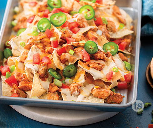 queso chicken nachos