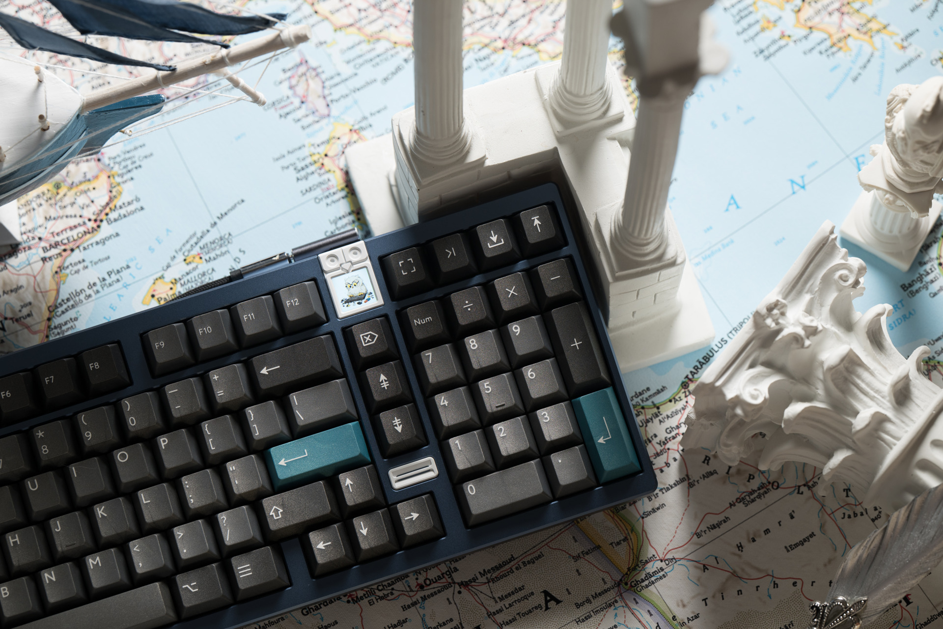 Athena 1800 fully assembled keyboard image