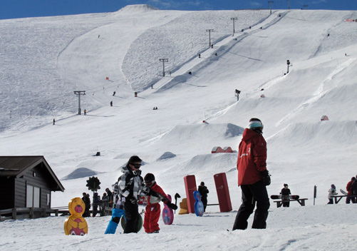 Roundhill ski field learners slopes