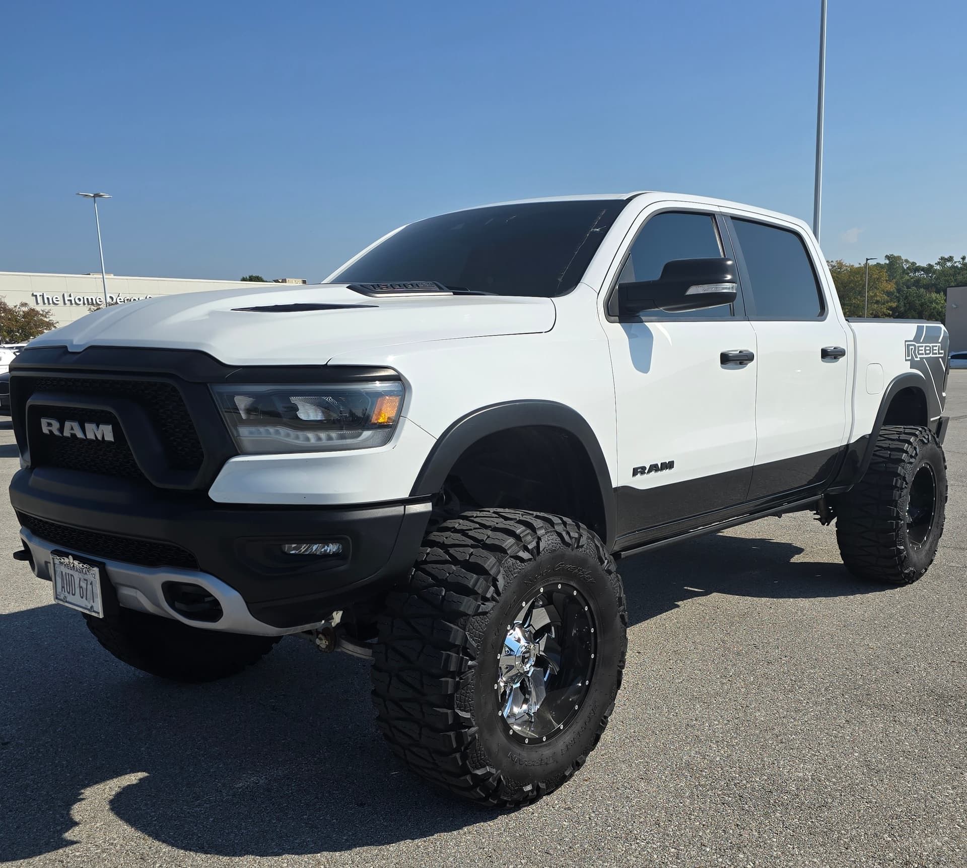 2022 RAM 1500 Rebel equipped with HornBlasters Conductor’s Special 2HB Spare Tire Delete Kit