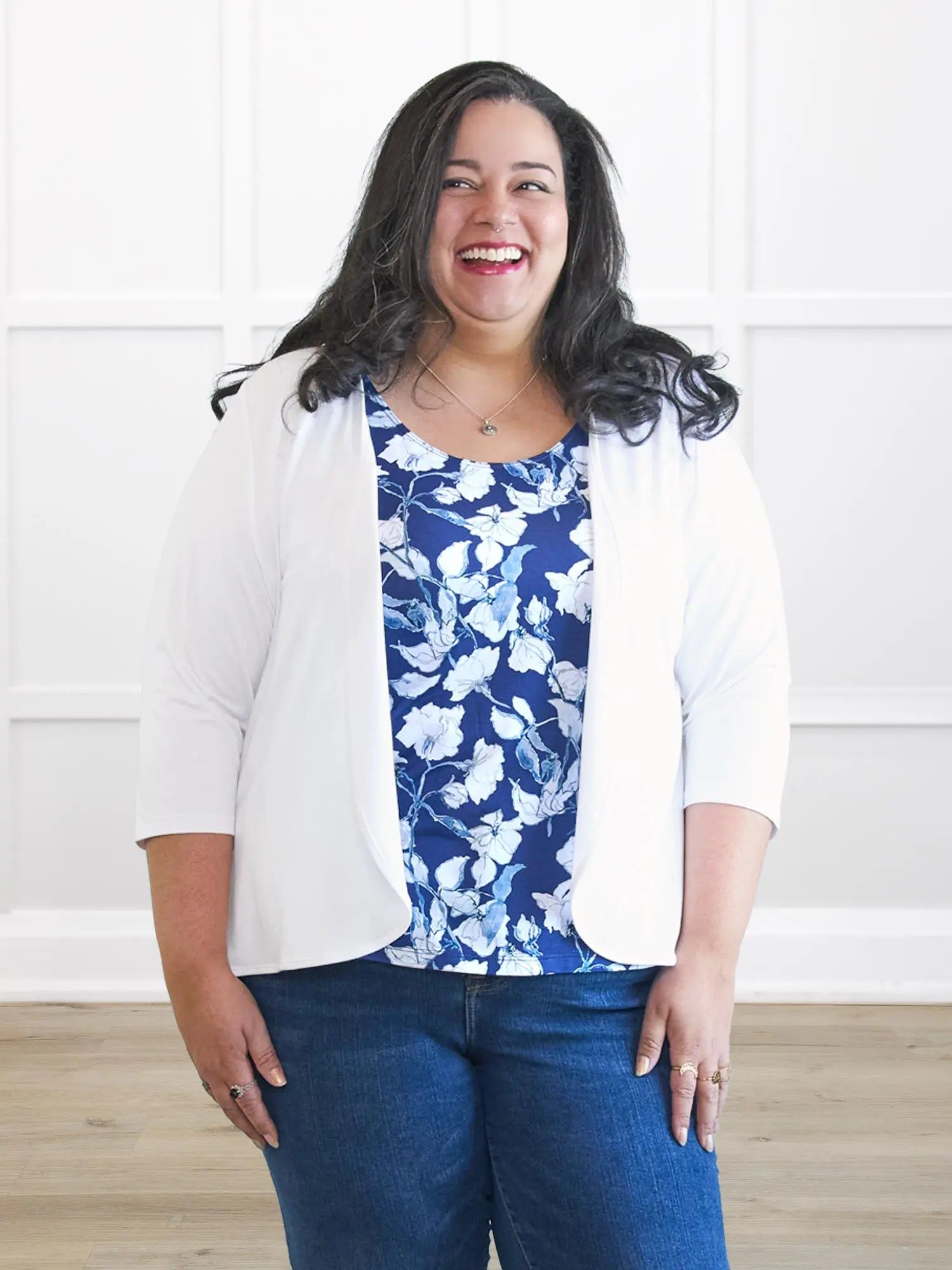 Wesley cropped waterfall cardigan for women 00 in White on model Sarita, size 2X @Sarita-2x #en:color_white,fr:couleur_white