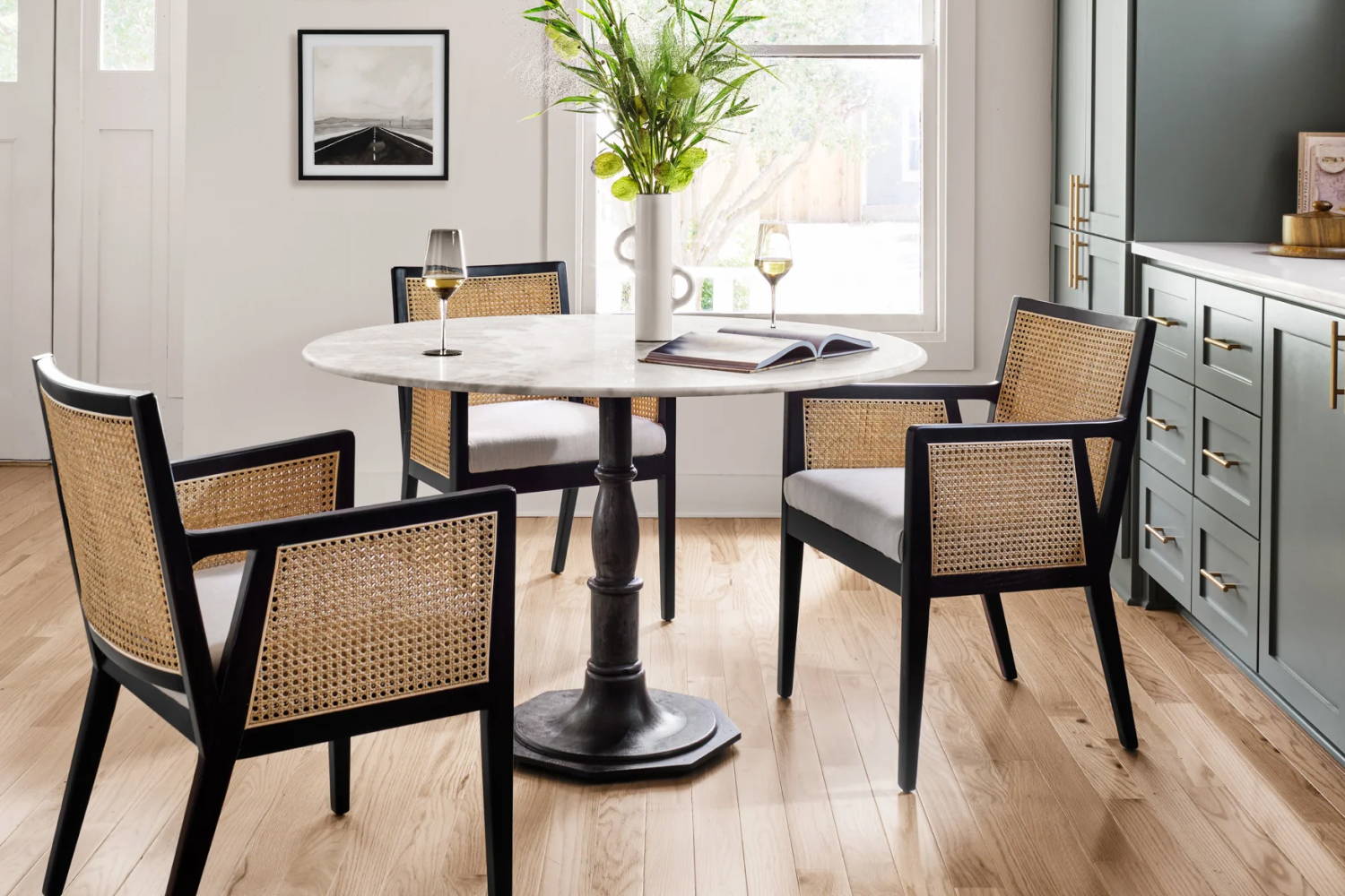 Lucy Round DIning Table