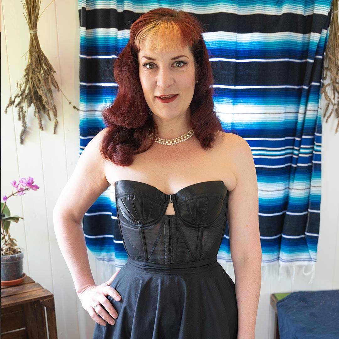 The Merry Widow: 1950s Style Basque to Shape & Support - What Katie Did