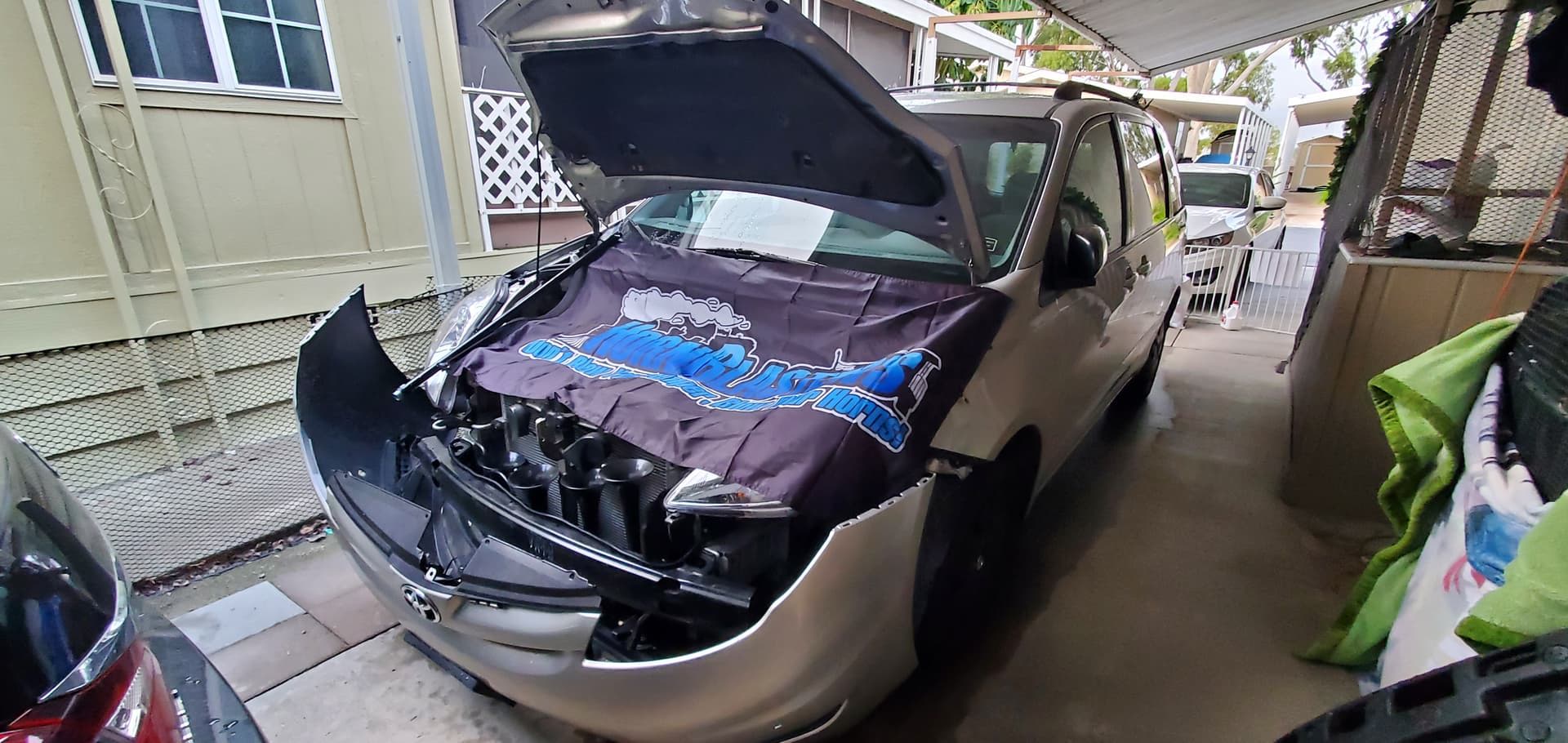 Guillermo's 2007 Toyota Sienna Train Horn Install