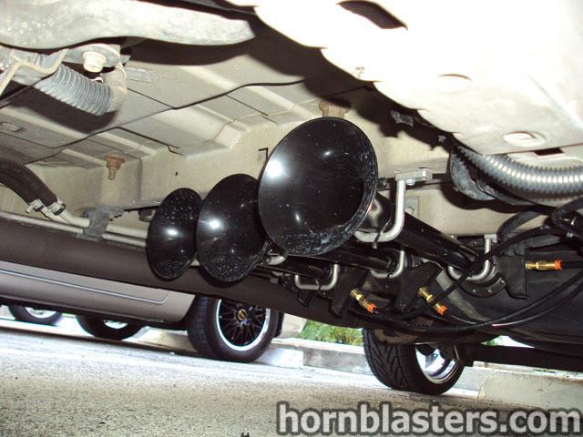 Leonard's 2003 Dodge Caravan Grand Cargo Train Horn Install