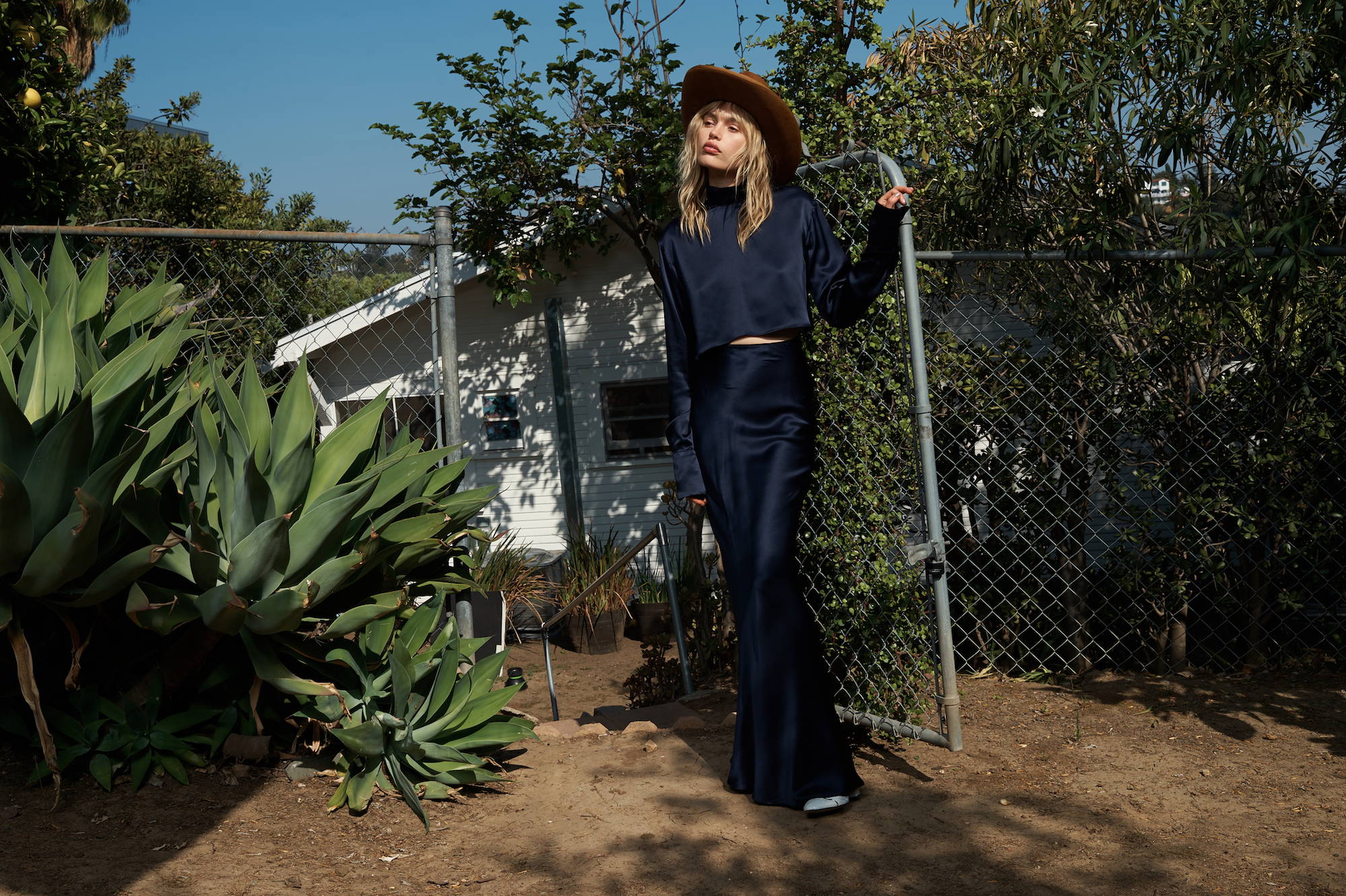 ALEXIS SILK TOP | NAVY