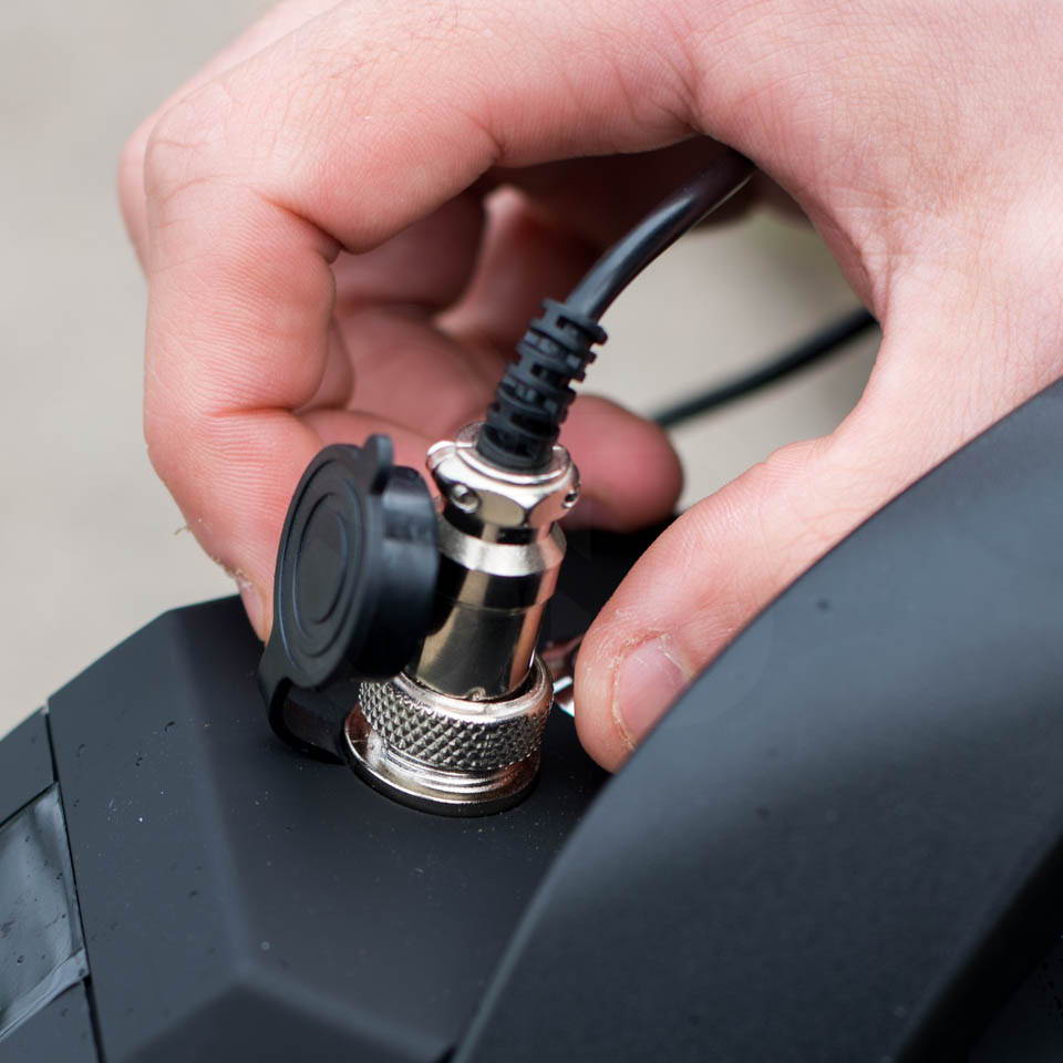 Kingsong KS16S Review power plugged in charging