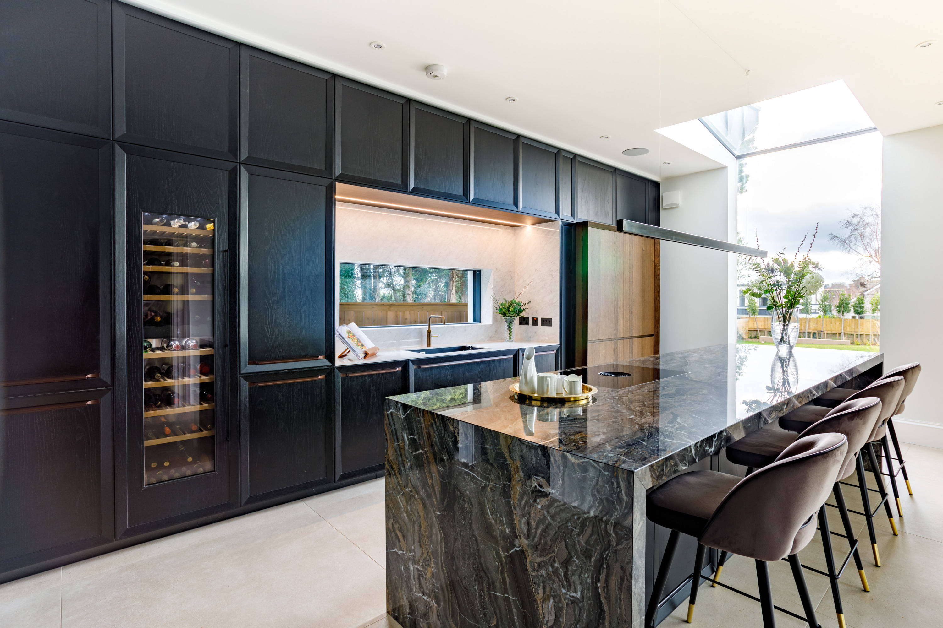 Black Modern Kitchen