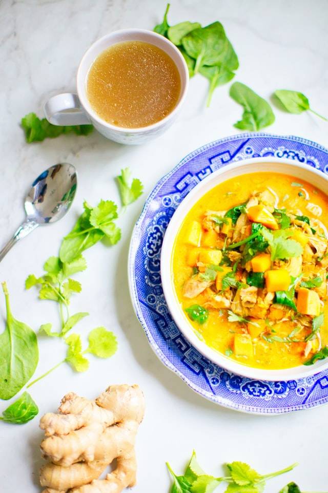 Curry de mango y jengibre apto para niños | muka-yoga
