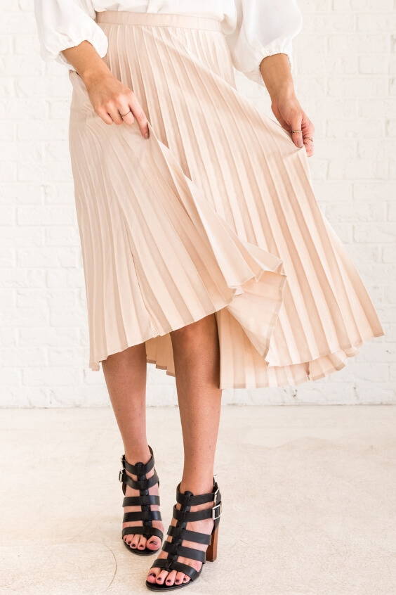 20 Perfect Skirts to Wear with Tights This Winter - Bella Ella Boutique
