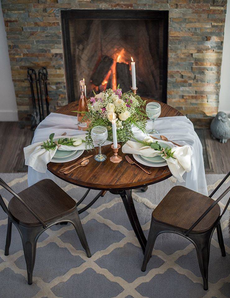 Creative Ways To Set A Romantic Table, How To Set Up A Table For Romantic Dinner