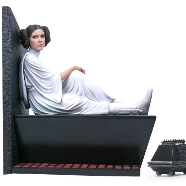 Star Wars: A New Hope™ - Leia Organa™ (with MSE-6™ Droid) Milestones Statue
