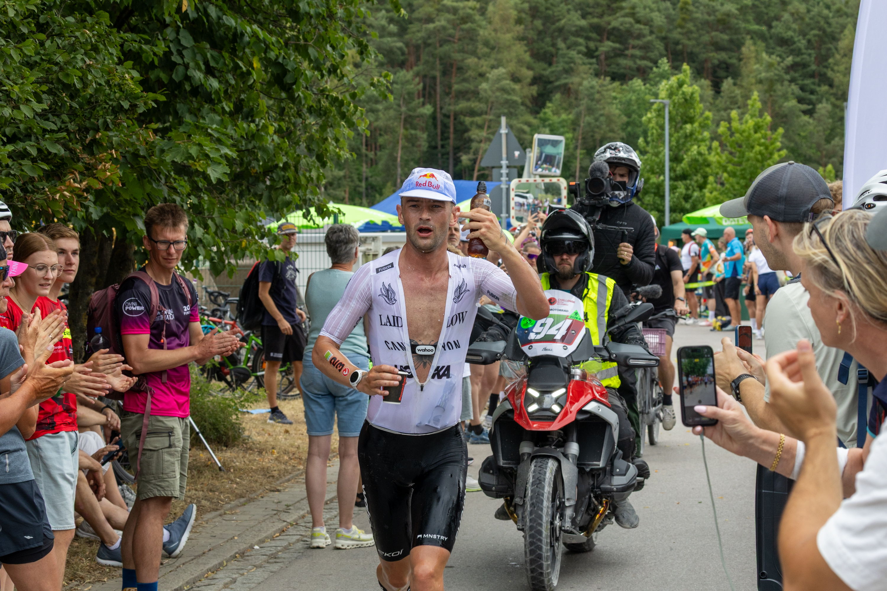 Sam Laidlow auf der Laufstrecke der Challenge Roth 2026.