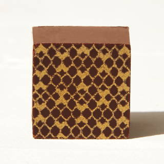 Peanut Praline & Banana bonbon