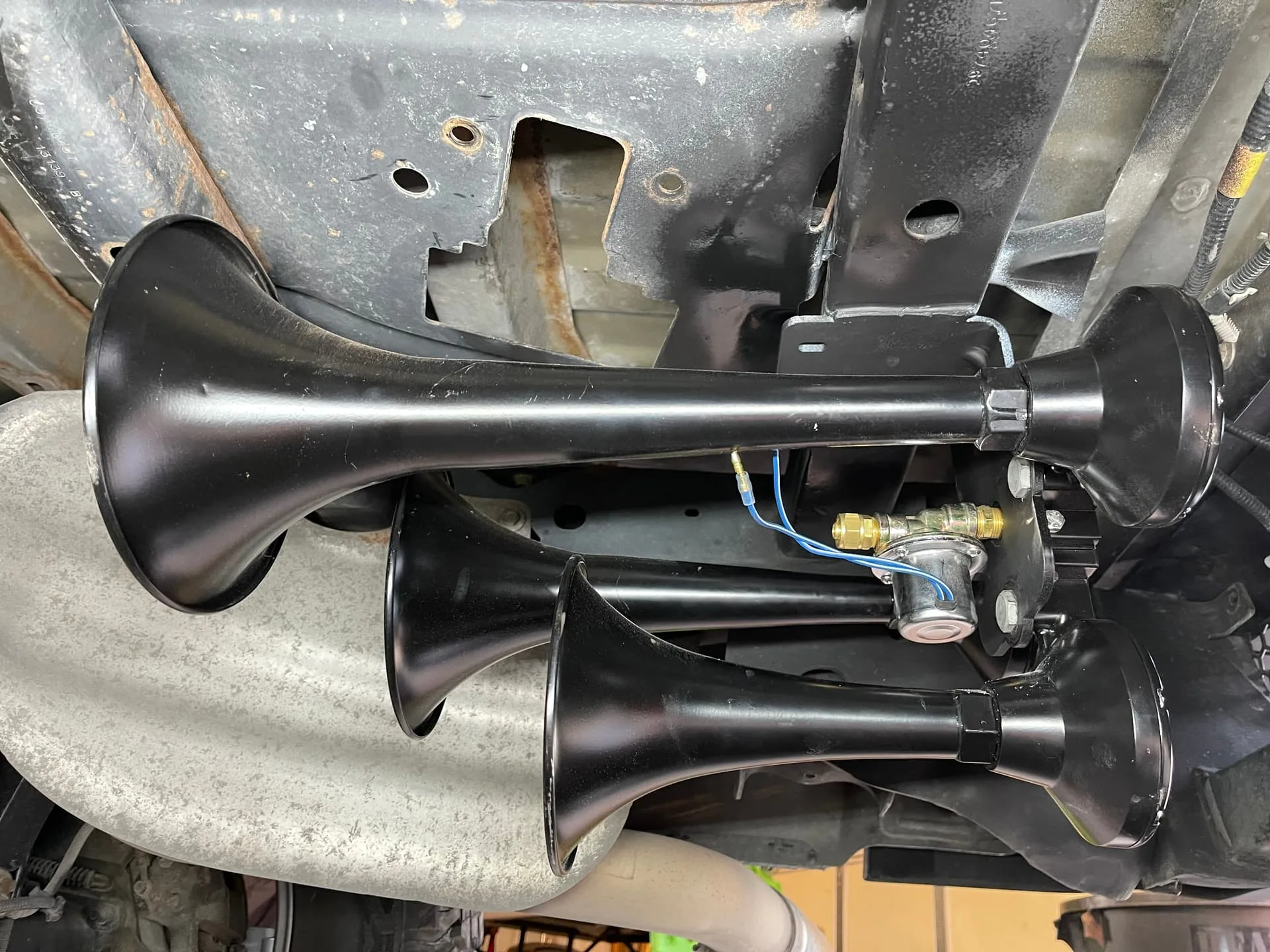 Timothy's 2013 Ford F150 Train Horn Install