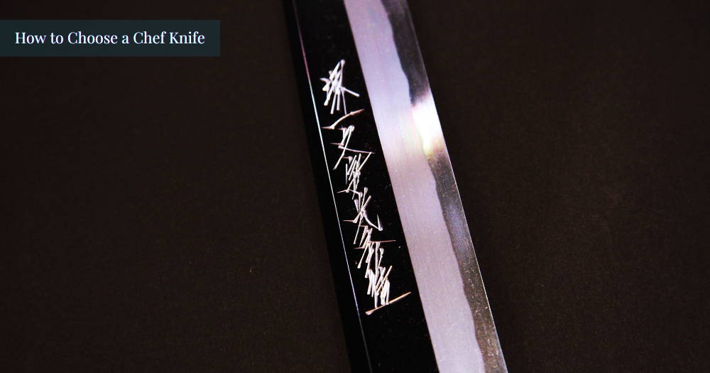Finitura finale di un coltello da cucina giapponese