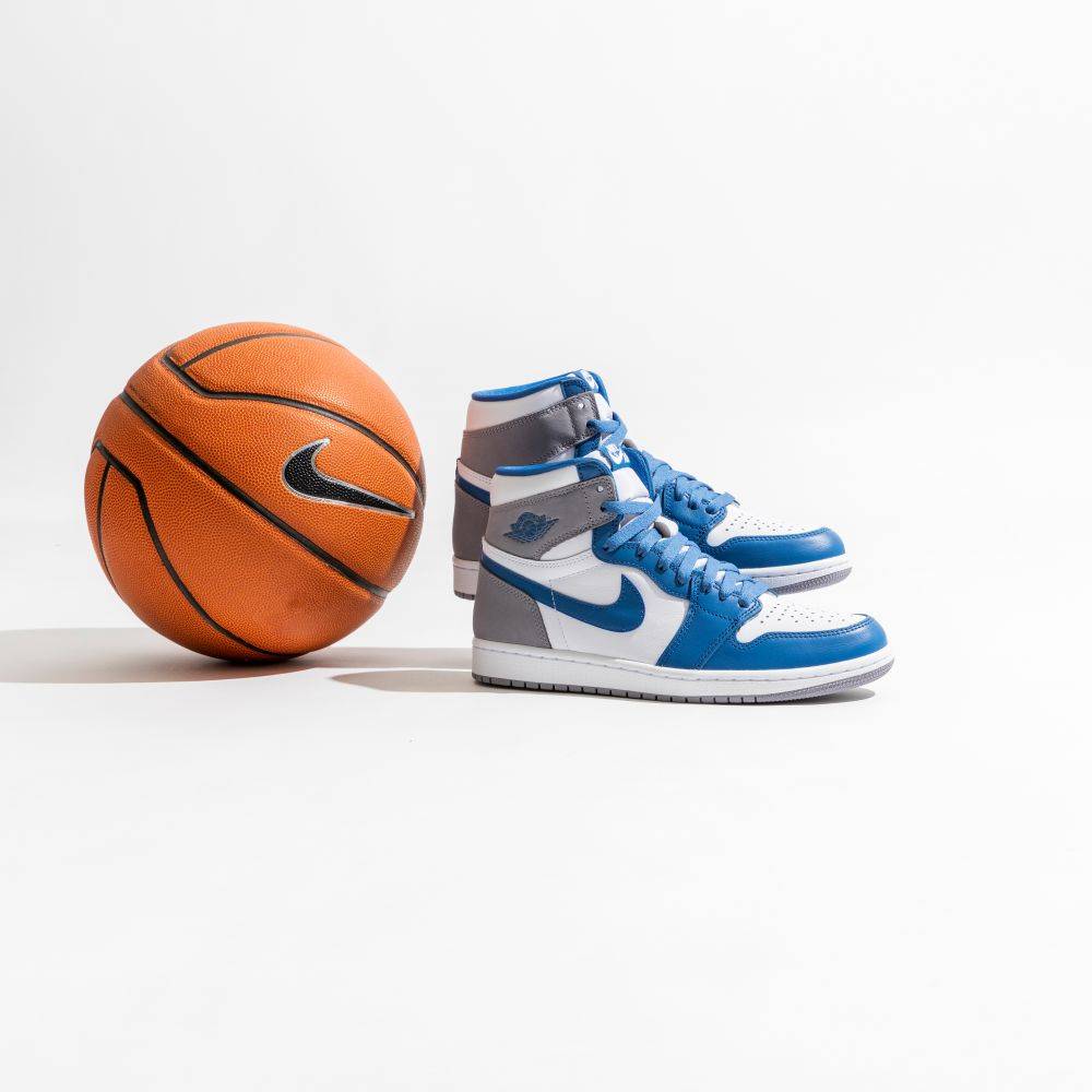 AIR JORDAN 1 RETRO HIGH OG TRUE BLUE