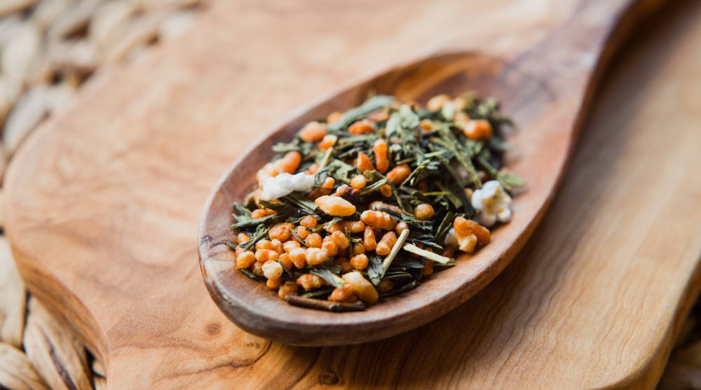 Genmaicha tea leaves with brown rice