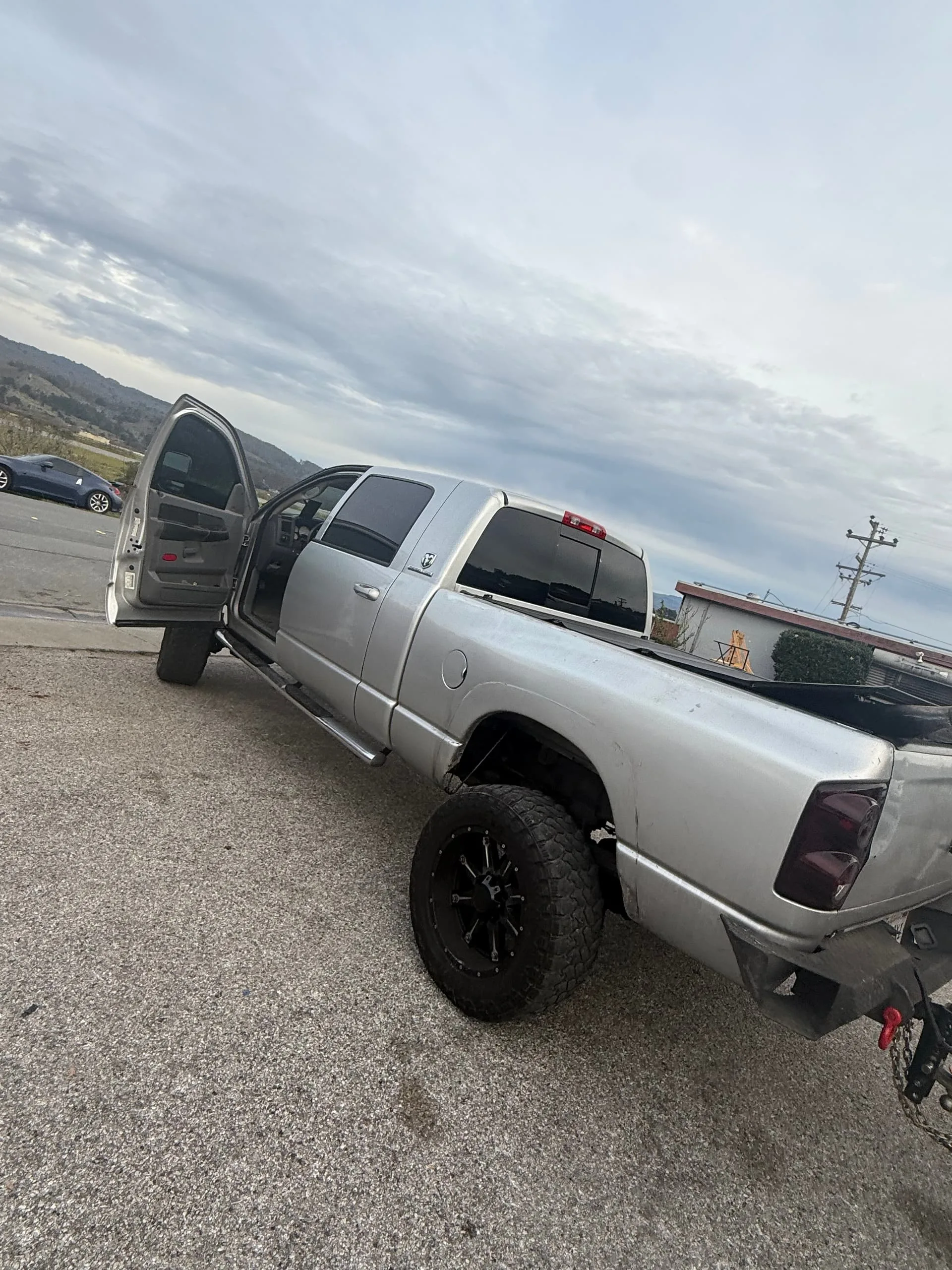 Angel's 2007 Dodge RAM 4-Chime Air Horn Kit install gallery photo 2