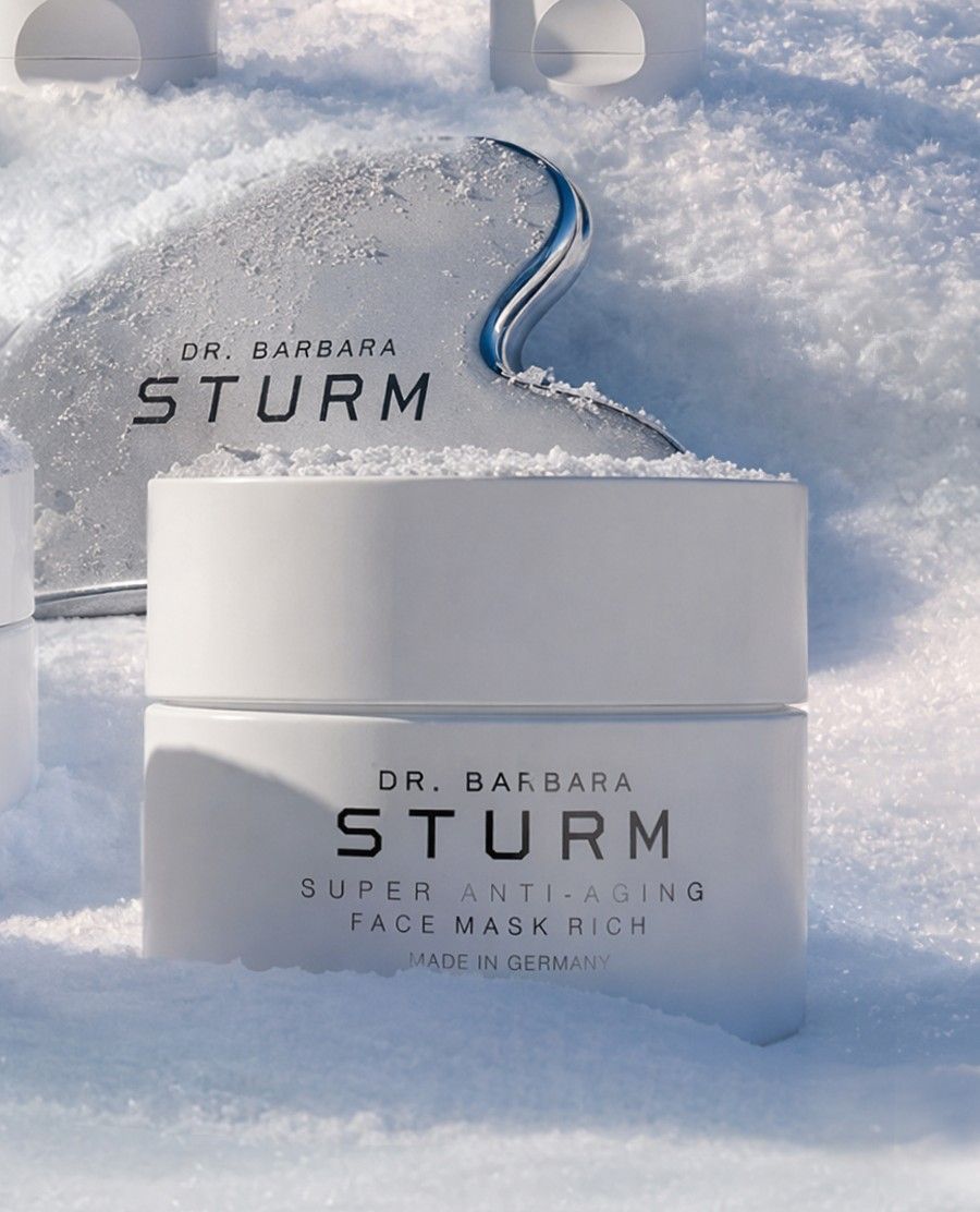 Dr. Barbara Sturm Super Anti-Aging Face Mask Rich in a snowy setting.