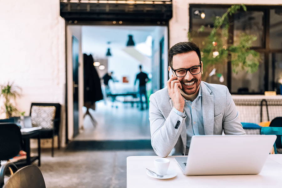 Customer success employee assisting a client.