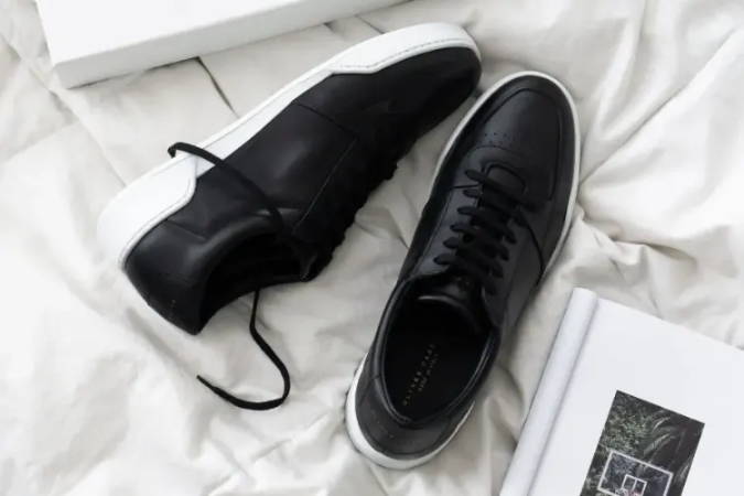 Your Swagger With the Best Men's Black Sneakers - Oliver