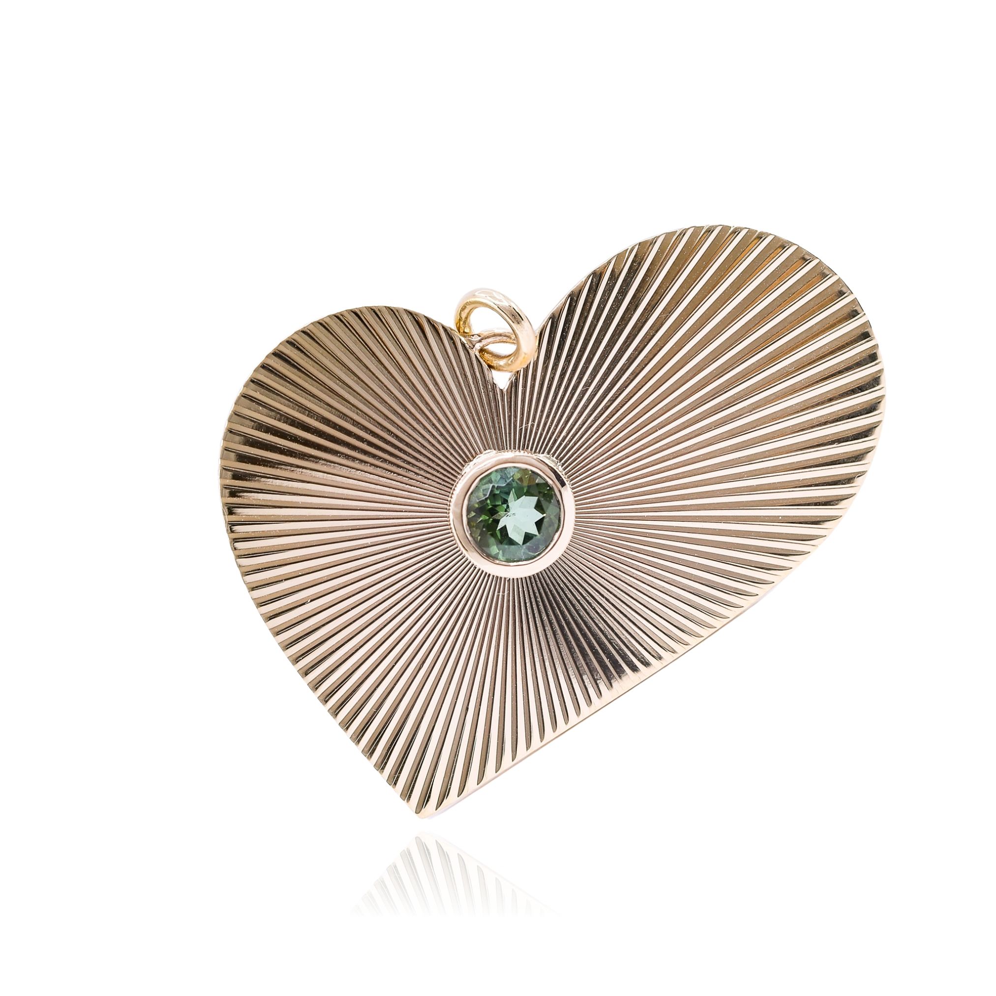 gold heard pendant by Nina