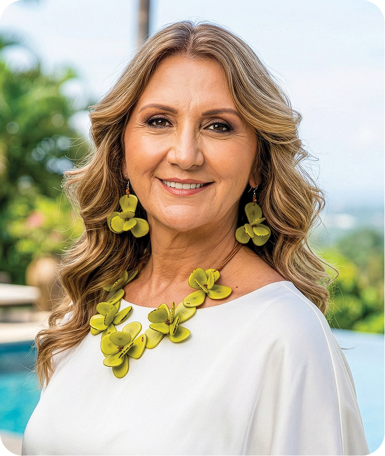 Woman wearing Tagua jewelry outdoors