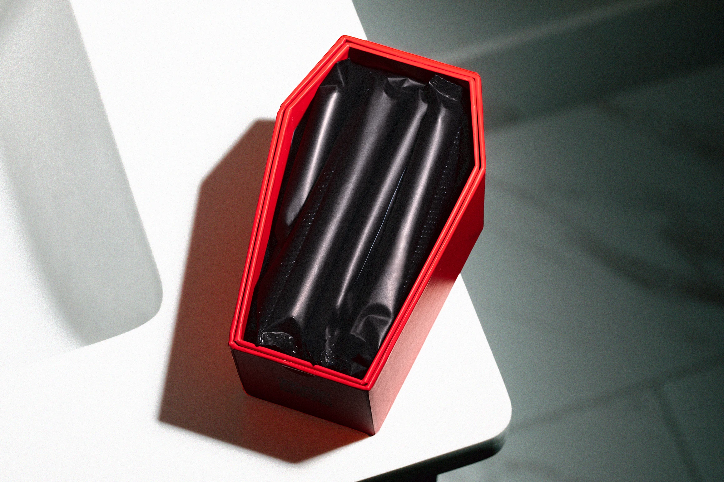VAMPONS coffin box of applicator tampons
