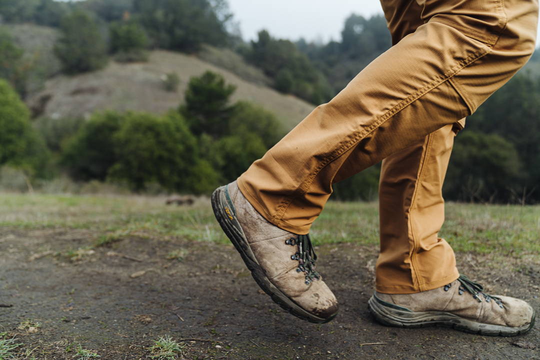 Hiking in the Edgevale Foothill Pant