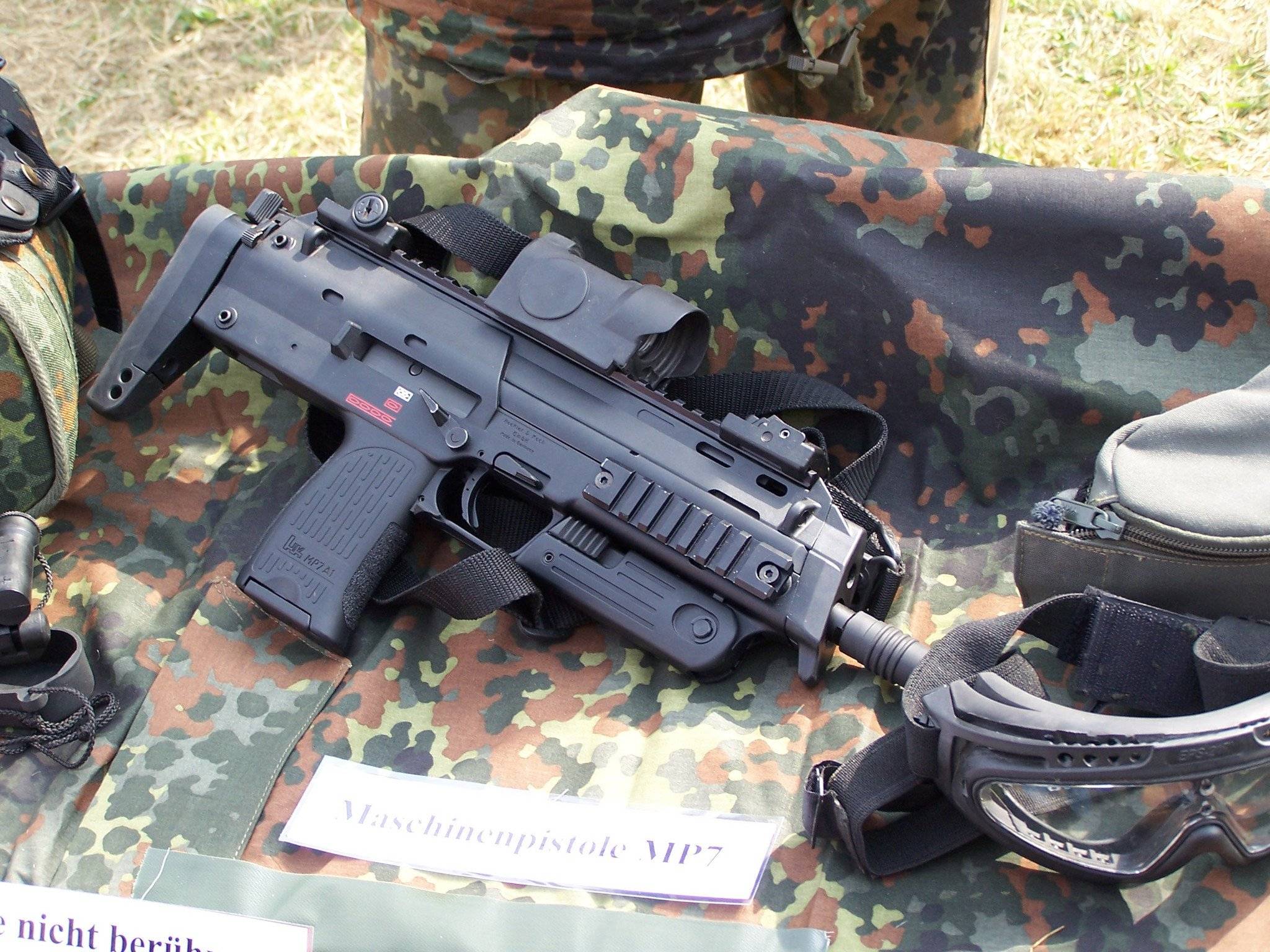 HECKLER & KOCH MP7