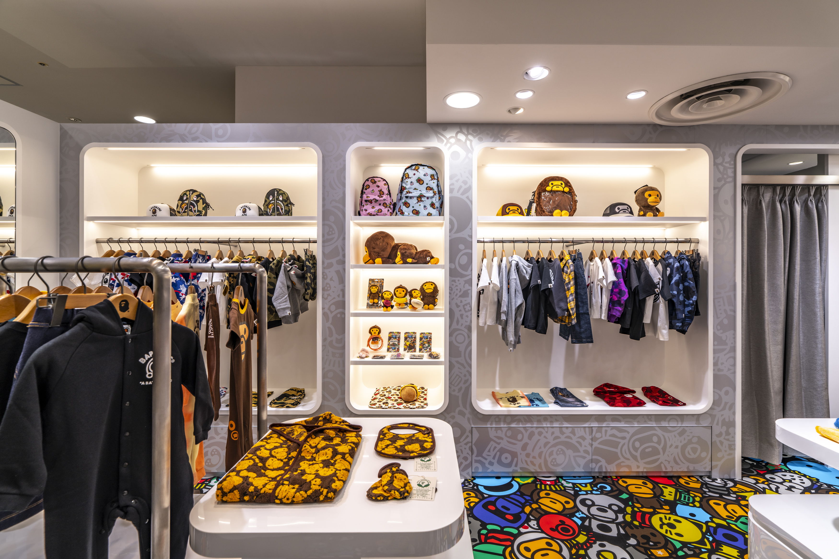 BAPE KIDS 140セット新品あり BAPE KIDS®が大阪高島屋にオープン！ | bape.com