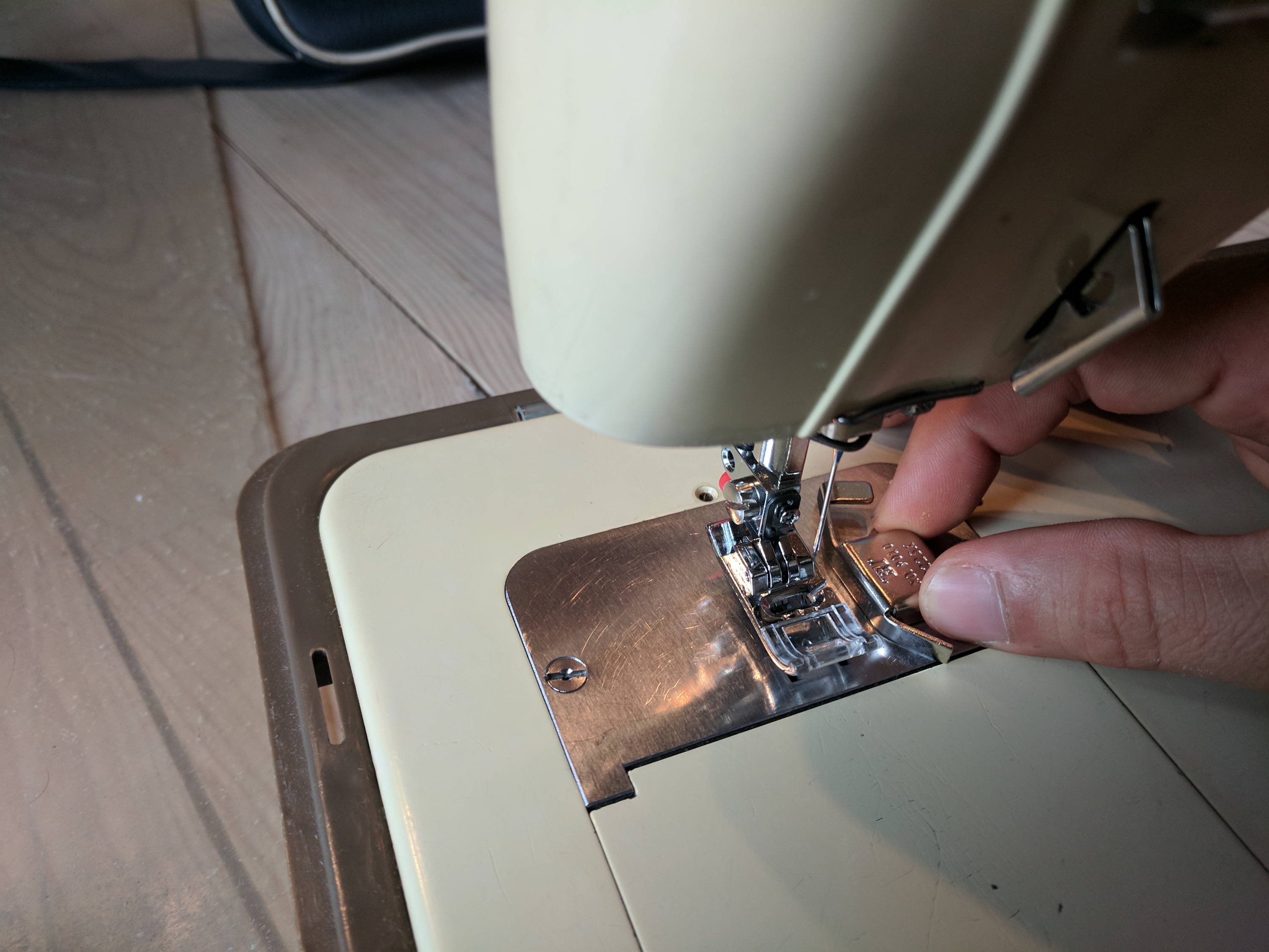 How to Use the Sew Standard Seam Guide by It's Sew Emma