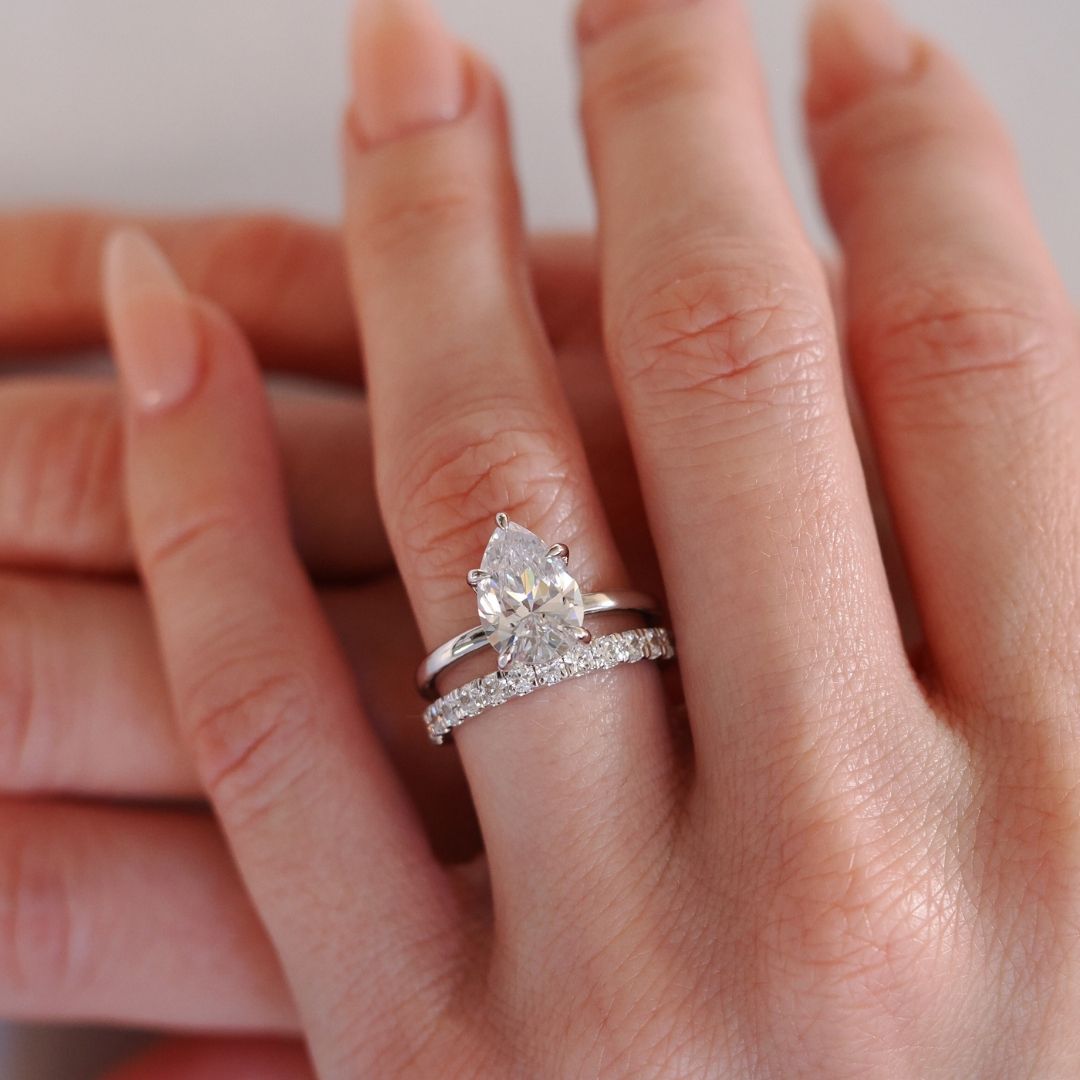 Low Baset Ring With Medium diamond Band