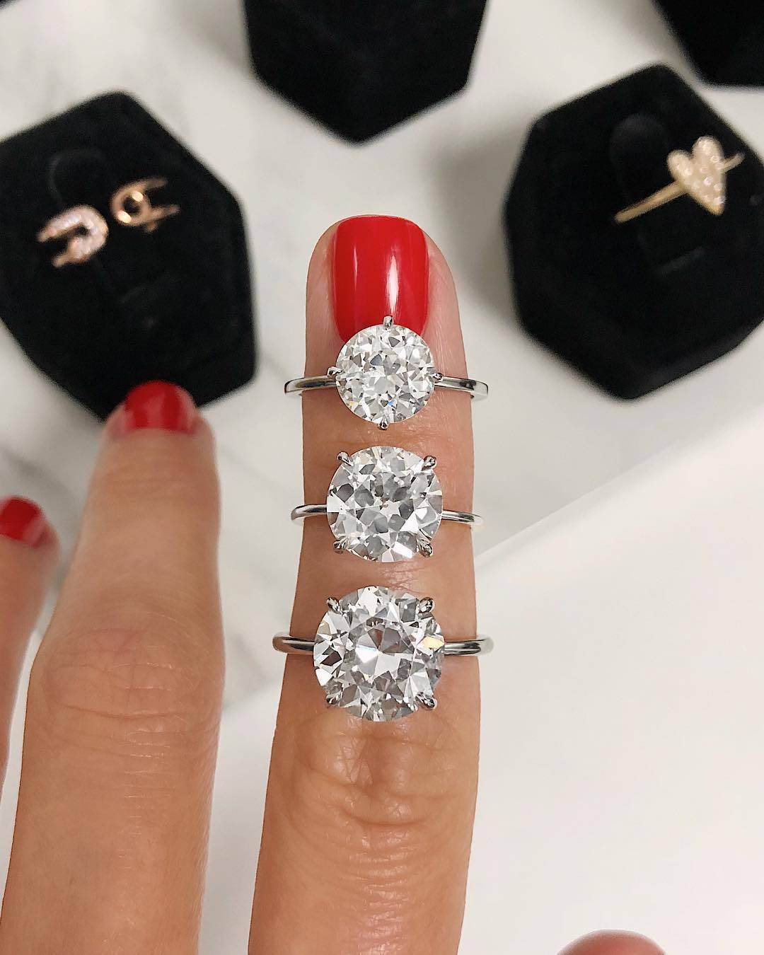 A Visual Guide To Diamond Carat Sizes Ring Concierge