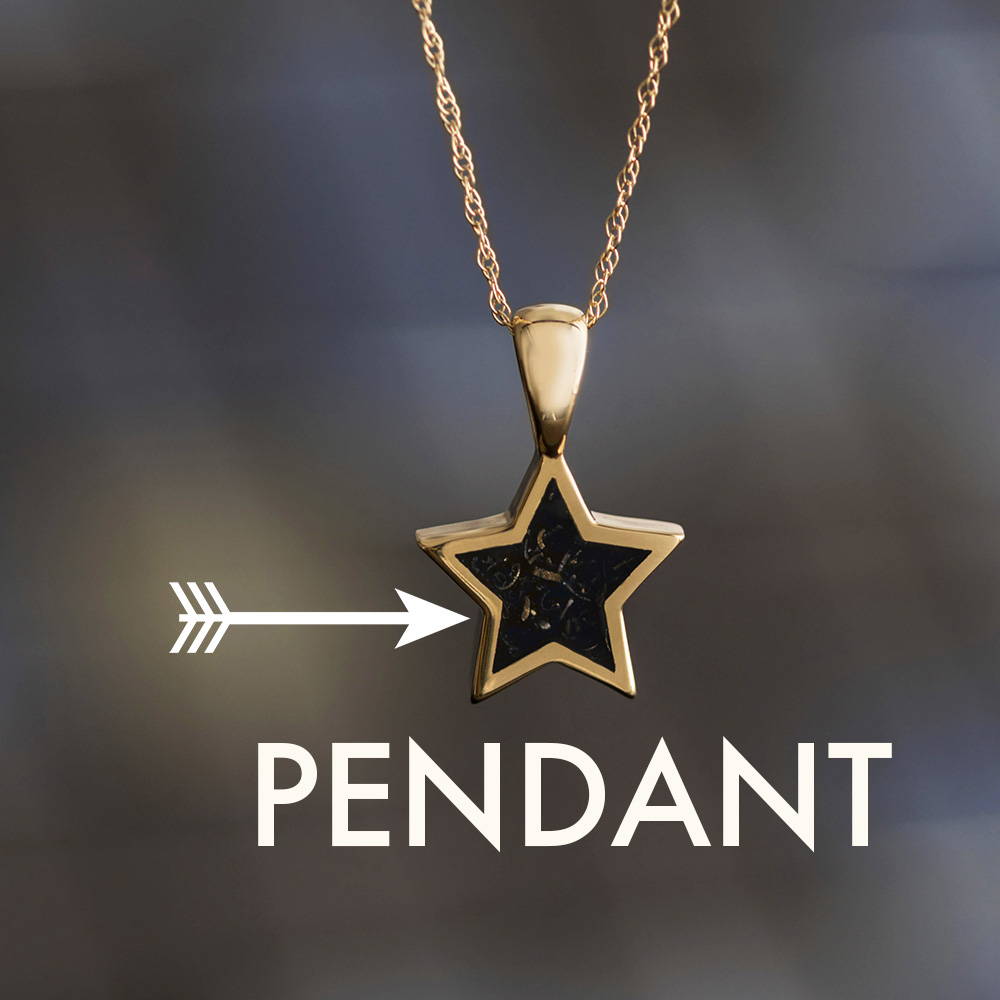 Gold star pendant necklace