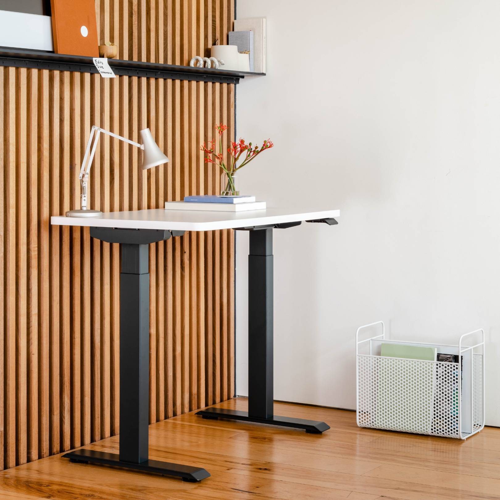 Workplace Ergonomics for Sitting and Stand-Up Desks — In Touch