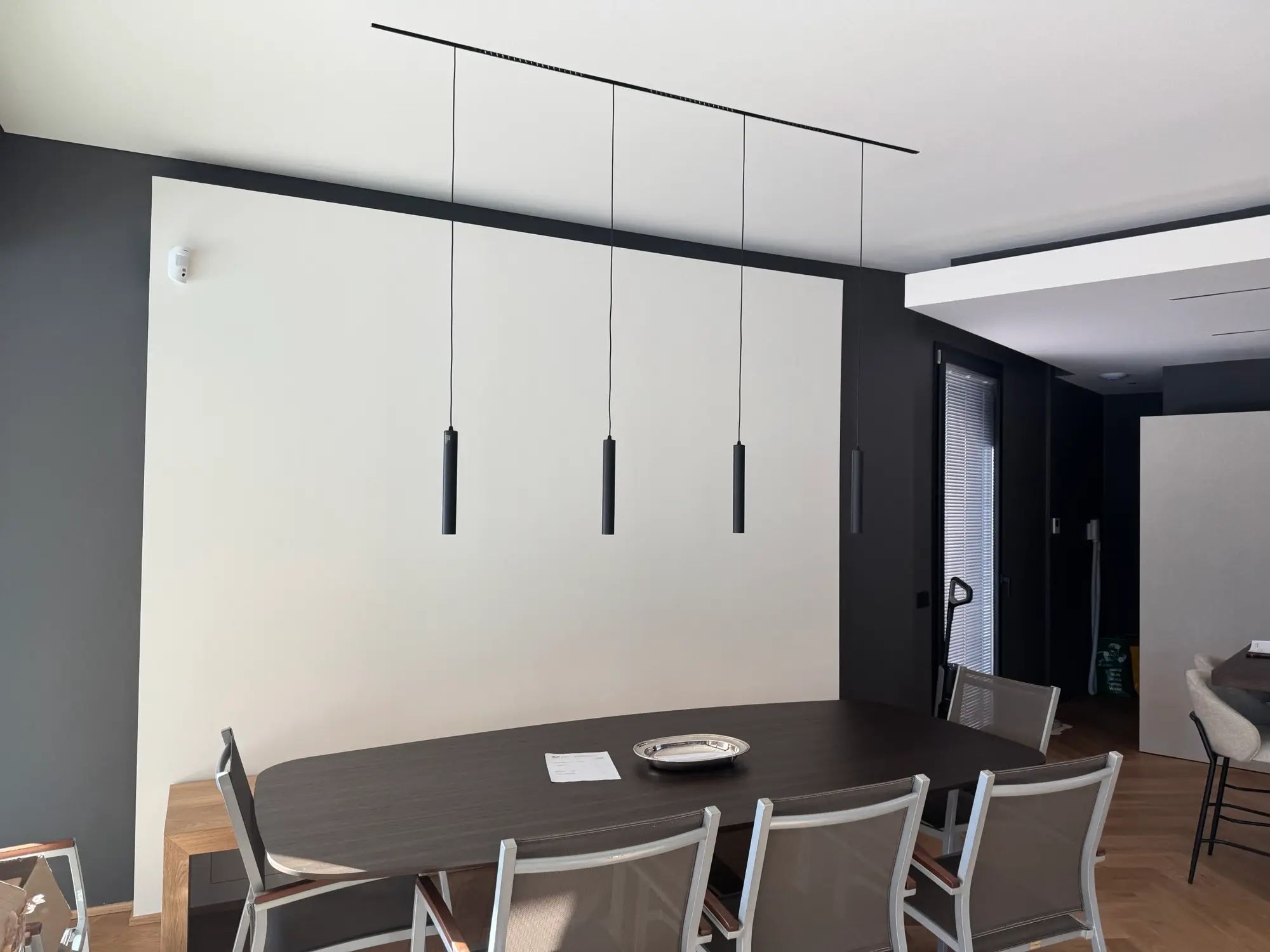 Illuminazione tavolo moderno con sospensioni LED e sistema magnetico 48V GISLED