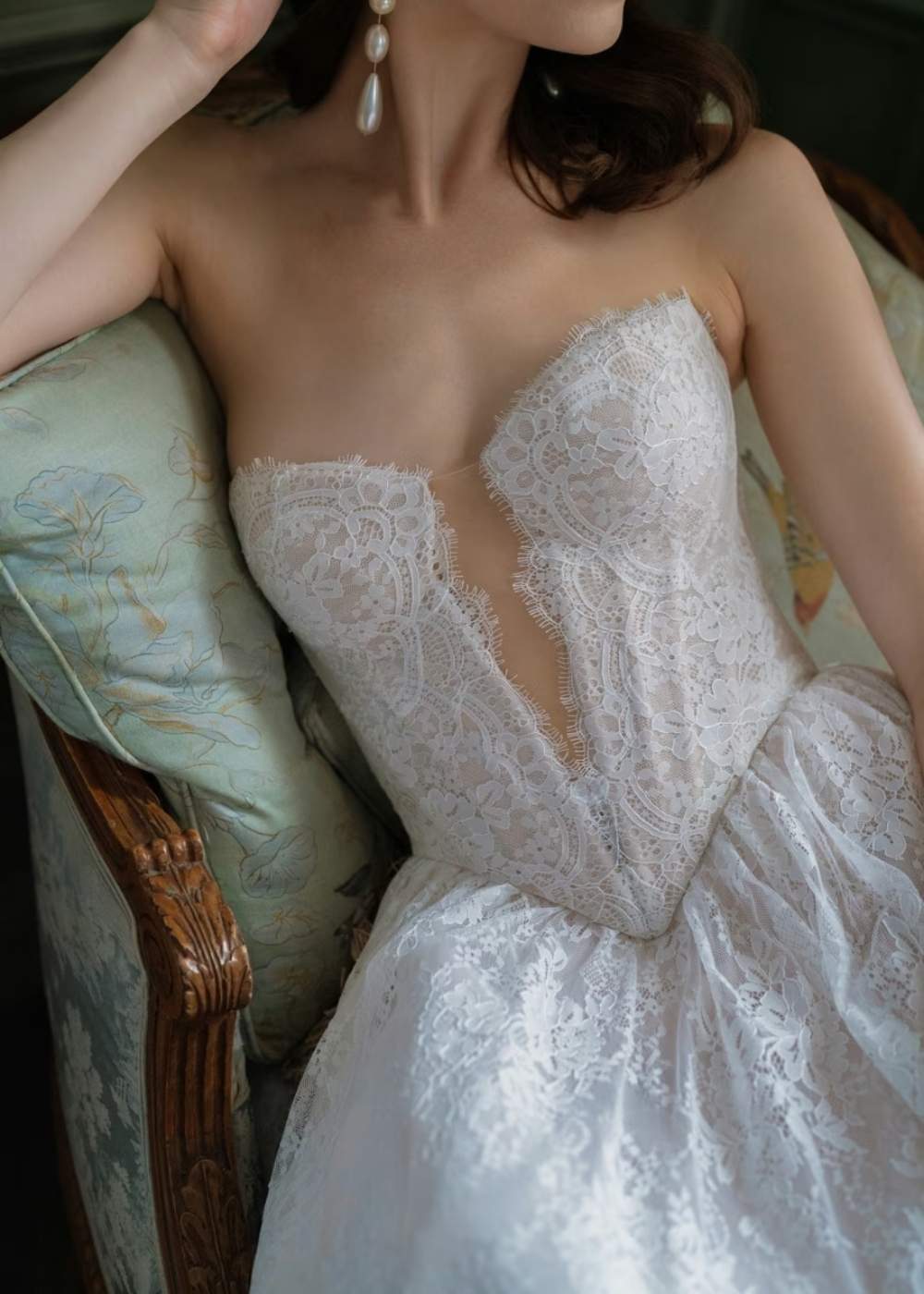 Basque Waist Wedding Dresses