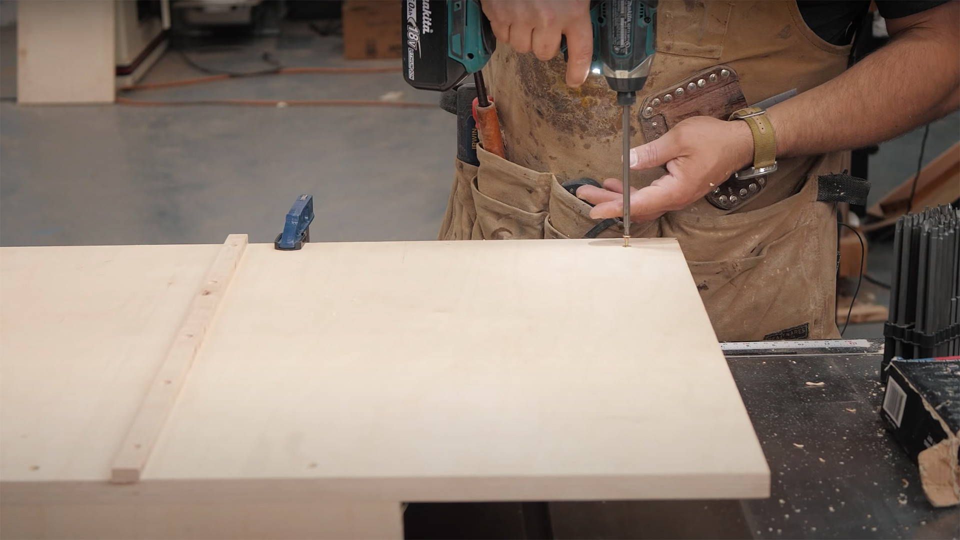 attaching fence of crosscut sled