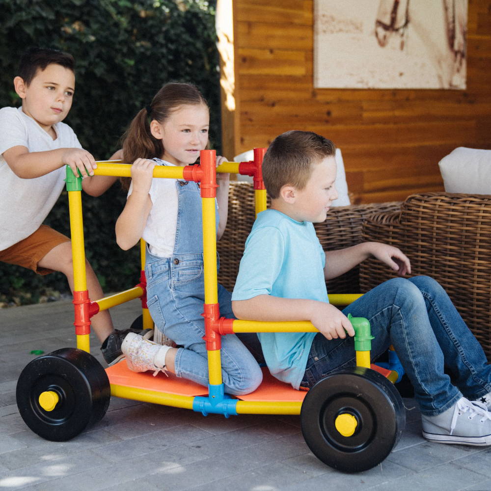 Kids on Tubelox cart
