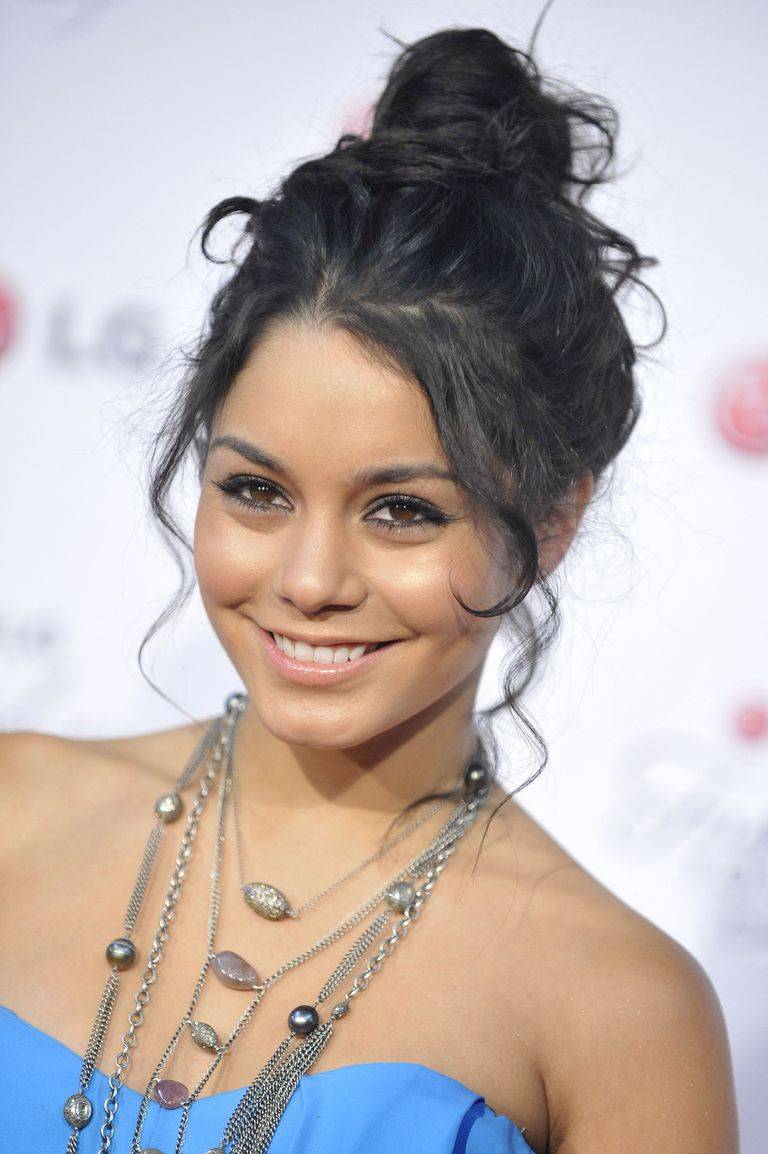 Vanessa Hudgens with curly hair 