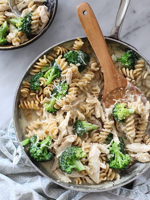 Cheesy chicken and broccoli pasta