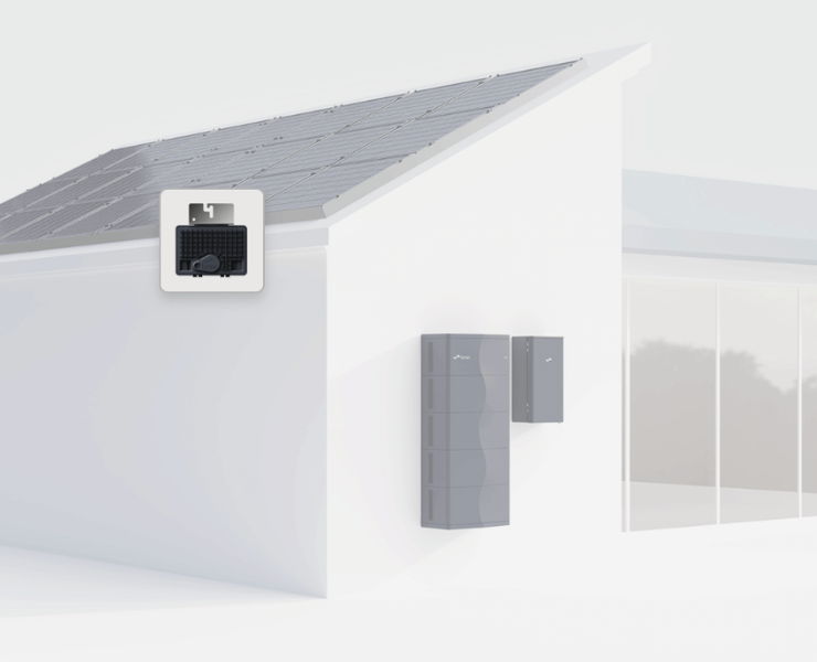 Modern house with solar panels and Lunar Energy maximizer.