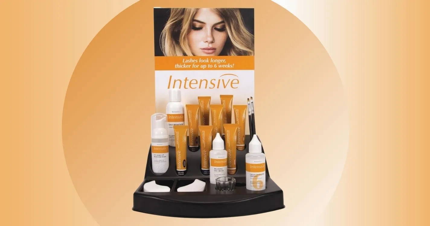 An intensive lash and brow tint tinting station