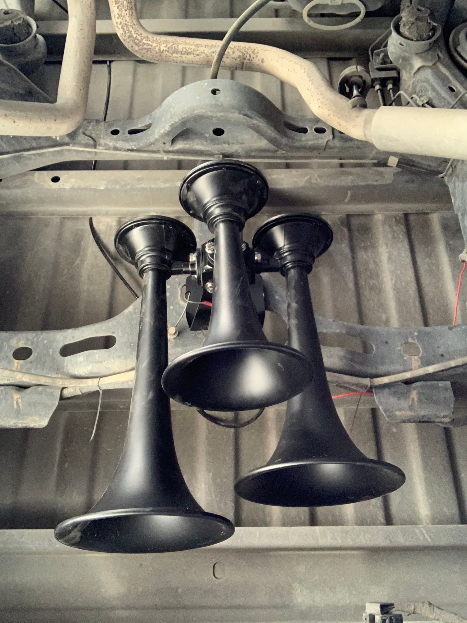 Matthew's 2012 Dodge RAM 1500 Train Horn Install