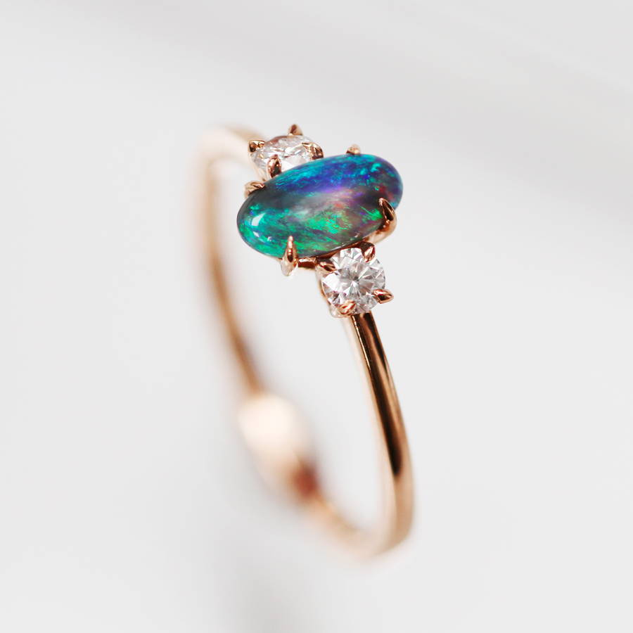 WILLS JEWELLERY 黑蛋白石配白鑽三石戒指