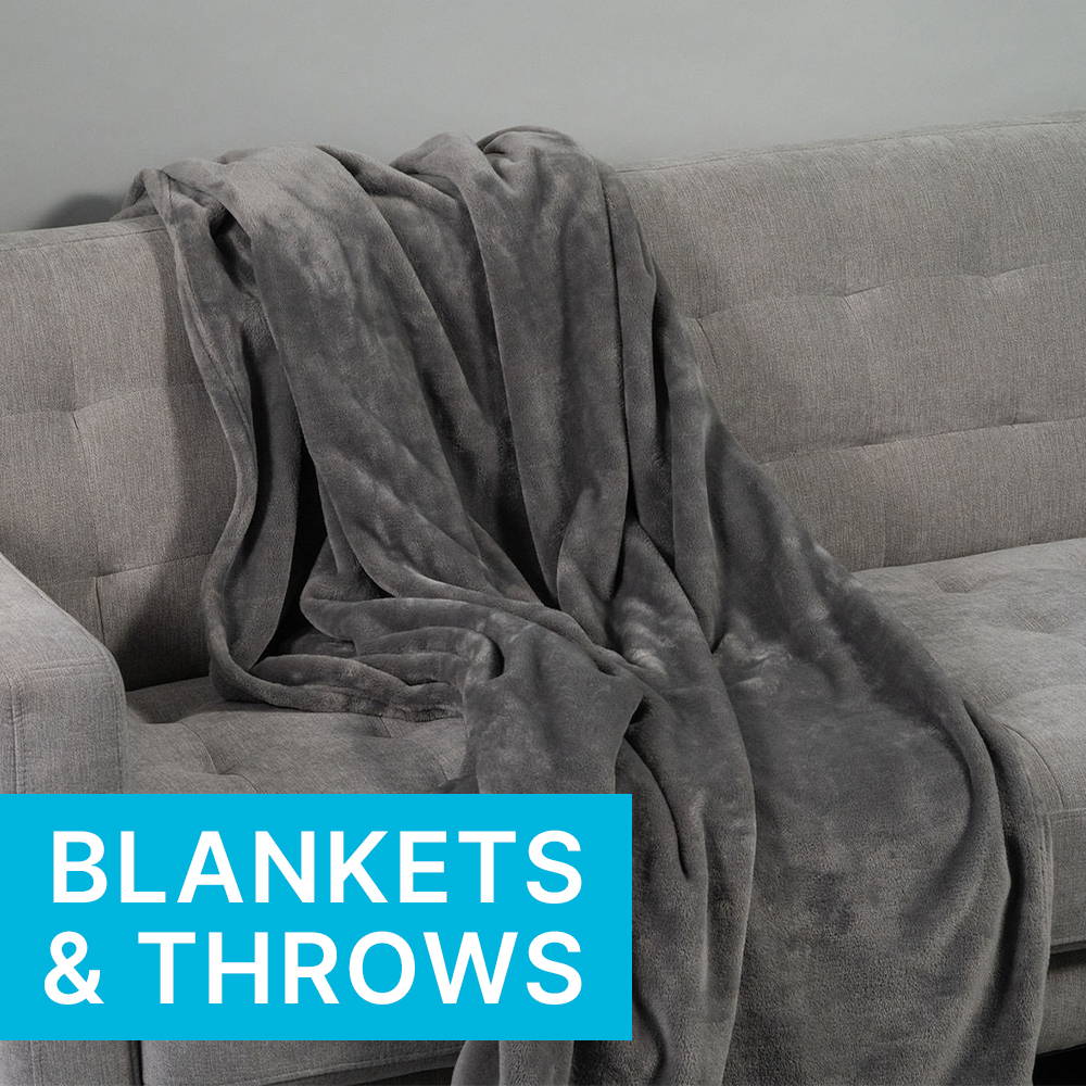Blankets & Throws M