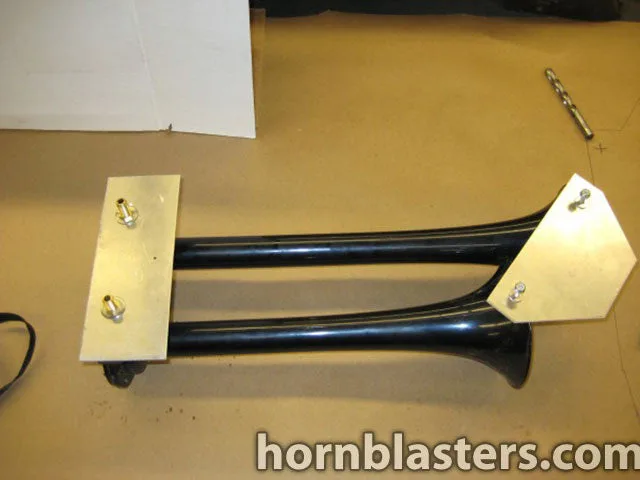 Air tubing and connection points on Richard's Ram 1500 photo 17