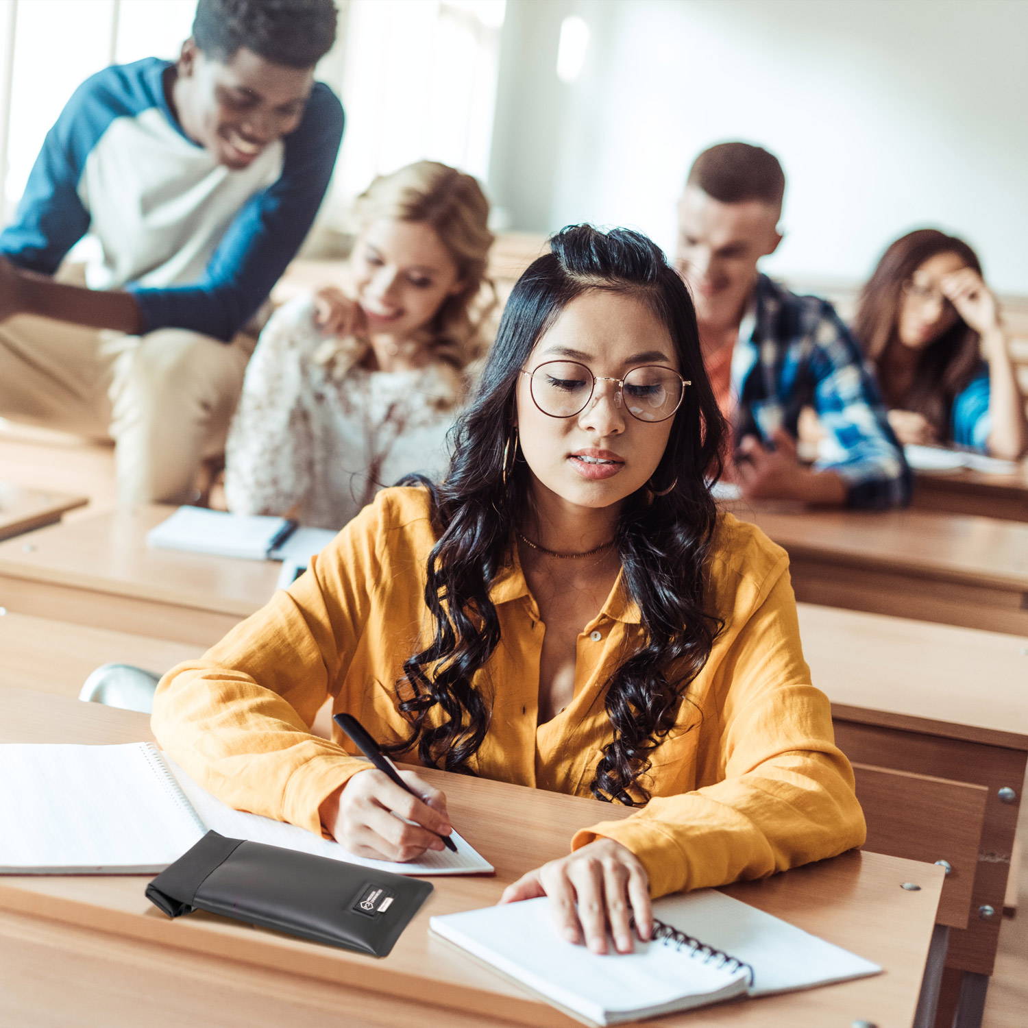 mission darkness academic focusshield prevents smartphone distractions in class